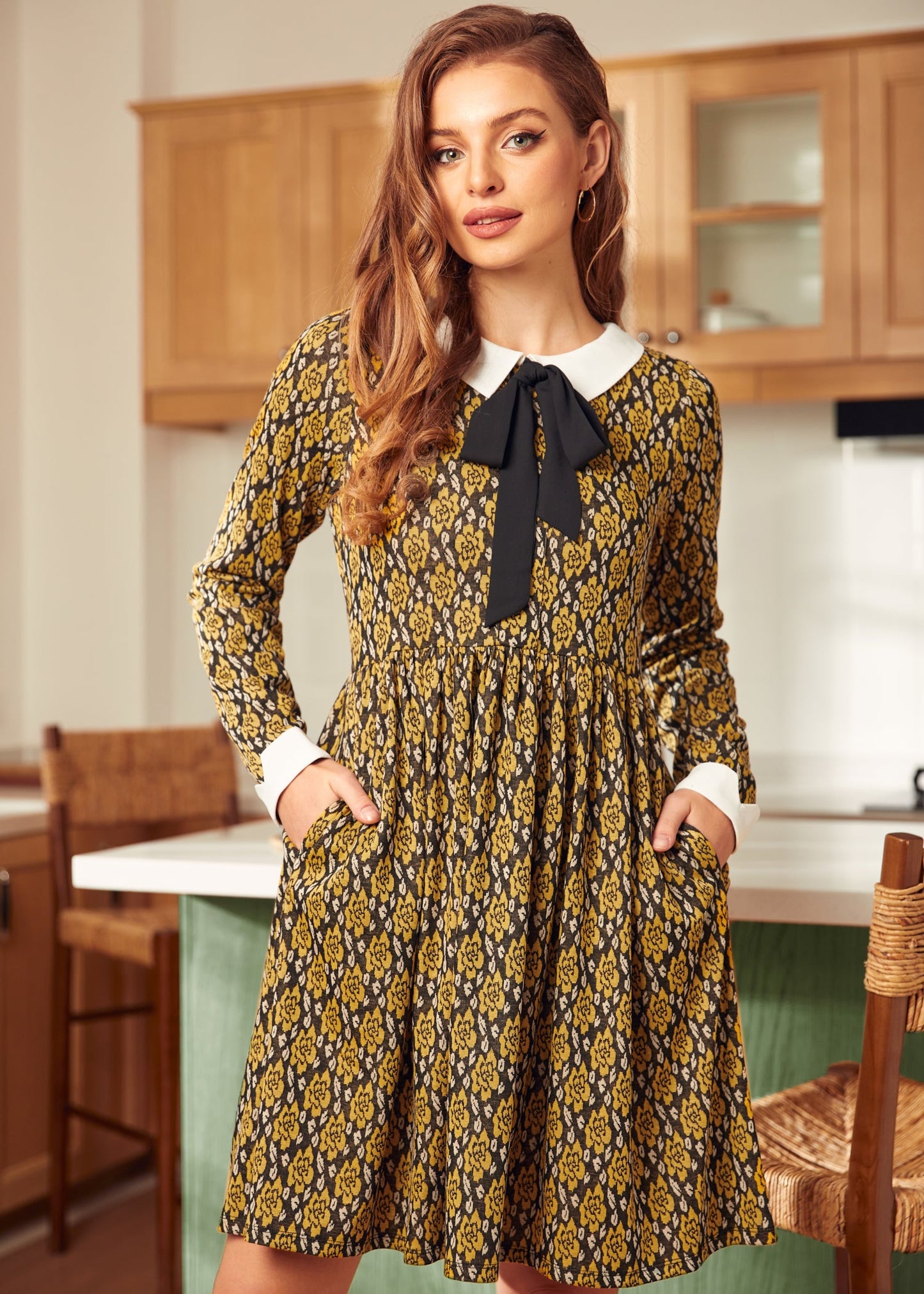  Nifty Fifties Flare Collar Dress