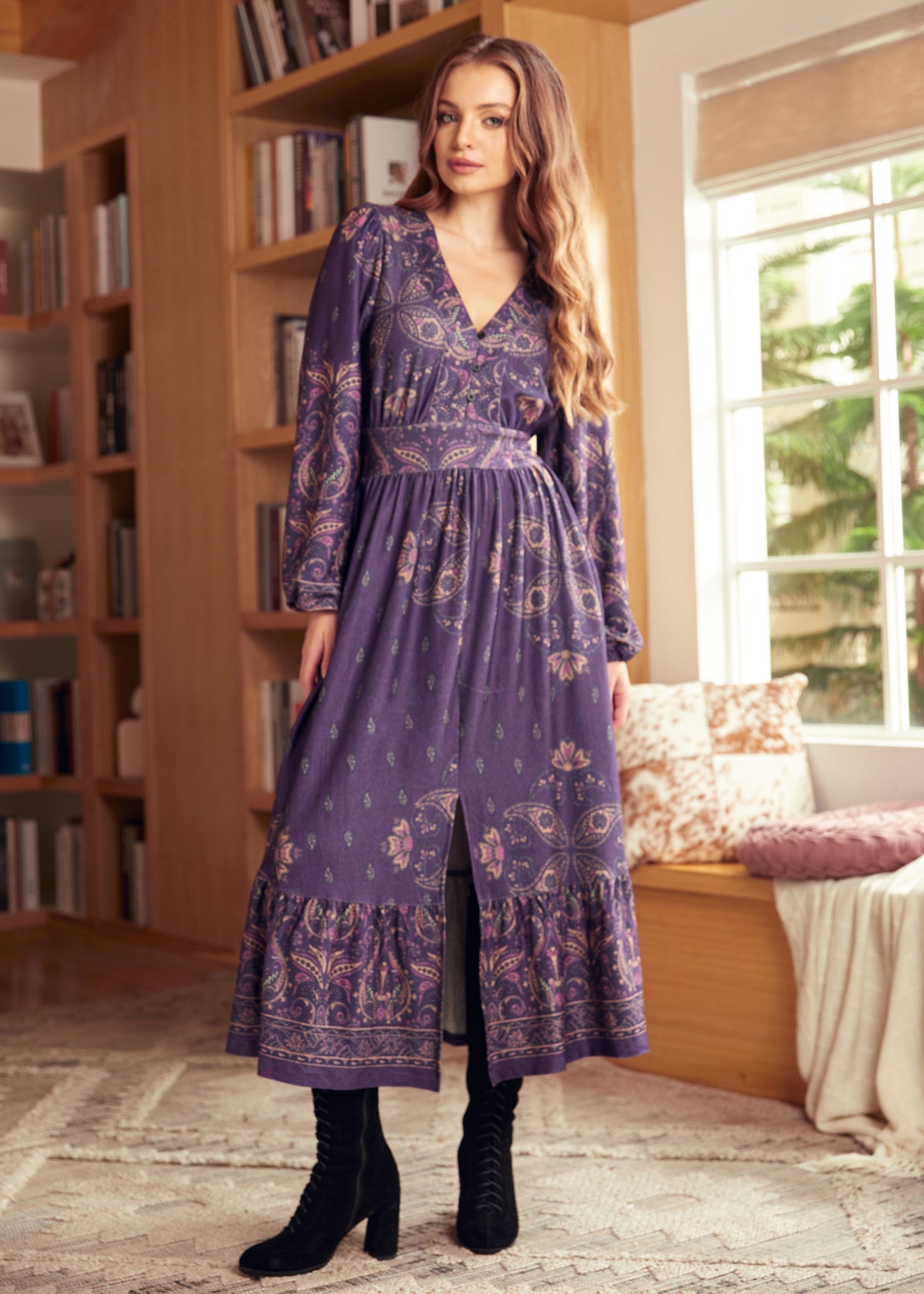  Goldie Hour V-Neck Midi Dress